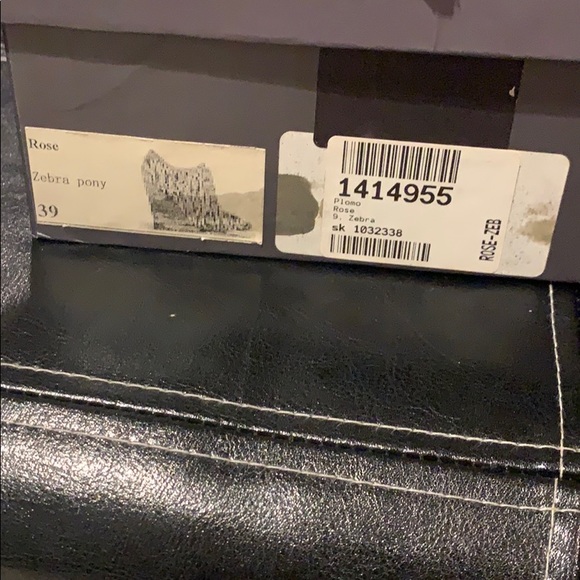 Plomo wedged zebra print pony hair heel. - Picture 6 of 8